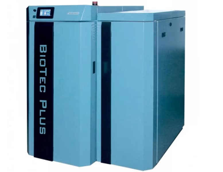 Centrometal BioTec Plus kombinuotas malkų ir granulių katilas 25–45 kW